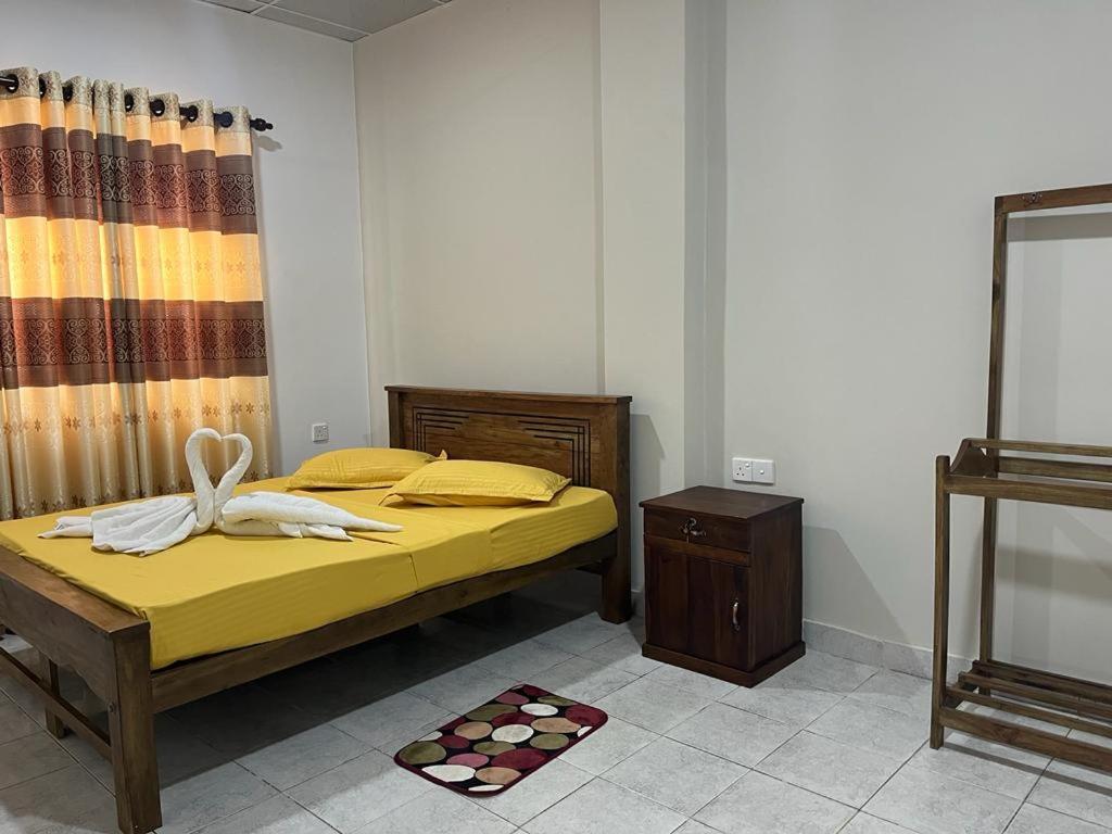 The Lake Round Guest House Kandy Exterior foto
