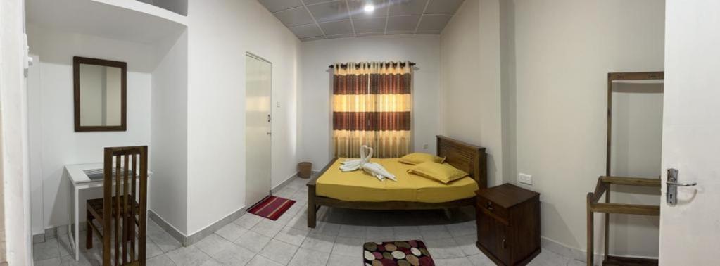 The Lake Round Guest House Kandy Exterior foto